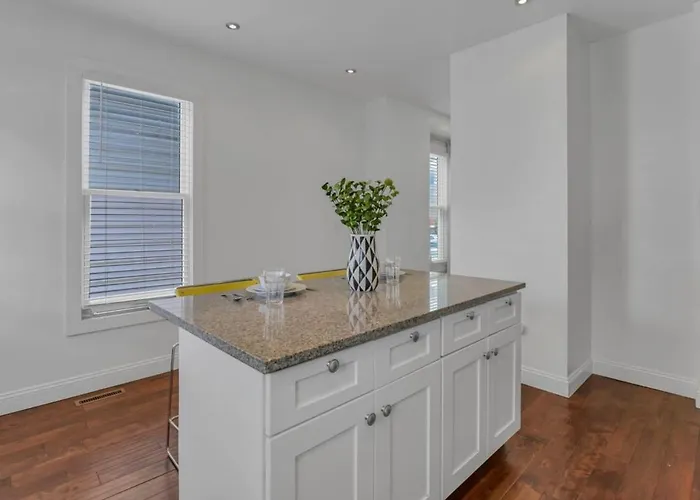 Housepitality - The Game House - 2 Br *