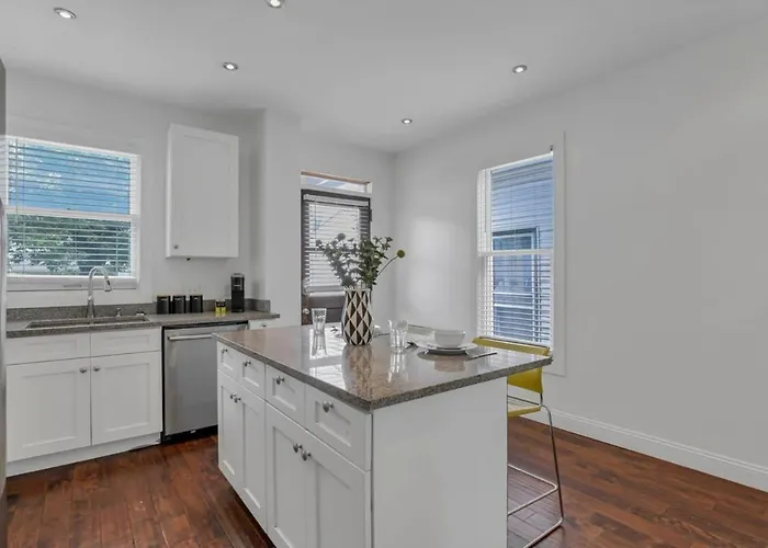 Housepitality - The Game House - 2 Br *